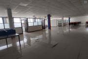 À LOUER – SPACIEUX LOCAL COMMERCIAL OU PROFESSIONNEL DE 1500m2 À ANOSIZATO