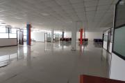 À LOUER – SPACIEUX LOCAL COMMERCIAL OU PROFESSIONNEL DE 1500m2 À ANOSIZATO
