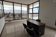 À LOUER – SPACIEUX LOCAL COMMERCIAL OU PROFESSIONNEL DE 1500m2 À ANOSIZATO