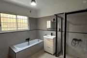 Une villa F6 avec piscine à Nanisana ( CONTACT LALAINA 0340858376 )