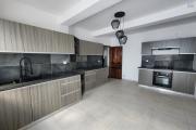 À LOUER - villa à étage F5 avec piscine à Ankadindravola Ivato. Contact Mr Jacky 034 02 443 04