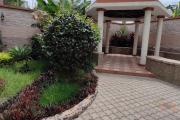 A LOUER Spacieuse villa F8 près de la résidence des charmilles et à proximité direct de l'école Française  D a Ivandry CONTACT FRANCIA 034 02 218 69