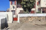 RARE A vendre maison F4 traditionnelle bord de route centre ville contact 0340244301