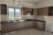 En location appartement de type T3, T4, T5 dans un immeuble neuf de R+4 situé à Mandrimena Iavoloha. Contact Mr Jacky 0340244304