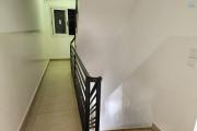 En location appartement de type T3, T4, T5 dans un immeuble neuf de R+4 situé à Mandrimena Iavoloha. Contact Mr Jacky 0340244304