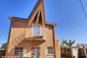 A vendre maison F4 sur terrain de 292M2 à Talatamaty contact 0340244301