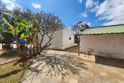 B&acirc;timent &agrave; louer - Ancienne &eacute;cole anglophone sur Ilafy &agrave; seulement quelques minutes du lyc&eacute;e fran&ccedil;ais d&rsquo;Ambatobe. CONTACT Mr Jacky