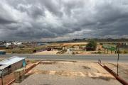 A LOUER local commercial de 250m2  en bord de la route principale avec parking à by pass contact Francia  034 02218 69