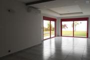 Une villa F4 avec piscine dans une r&eacute;sidence s&eacute;curis&eacute;e &agrave; Ankadimbahoaka ( CONTACT LALAIAN)