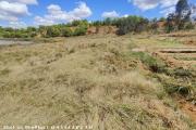 a vendre terrain exceptionnel pieds dans l'eau de 1HA contact 0340244301 Mr Lova