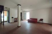 A louer, maison F4 en plein centre ville, dans une résidence à Ankorondrano (contact Felana)