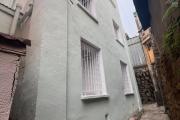 Une maison F3 en triplex à Andohalo ( CONTACT LALAINA 034 08 583 76 )
