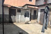 Vente d'une maison F5 ancienne à Isoraka ( CONTACT LALAINA 034 08 583 76)