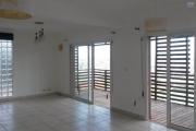 Un appartement T4 en duplex sécurisé à Fort Voyron ( CONTACT LALAINA 034 08 583 76 )