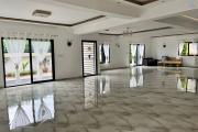 Une villa F5 sur 3 niveaux &agrave; Ambatolampy Timahafotsy ( CONTACT LALAINA )