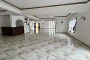 Une villa F5 sur 3 niveaux &agrave; Ambatolampy Timahafotsy ( CONTACT LALAINA )