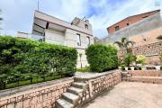 Une villa F5 sur 3 niveaux &agrave; Ambatolampy Timahafotsy ( CONTACT LALAINA 034 08 583 76 )