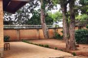 &Agrave; vendre une Maison de type F5, environnement r&eacute;sidentiel, calme et s&eacute;curis&eacute;. Acc&egrave;s facile, proximit&eacute; de la nouvelle rocade a&eacute;roport Ivato et Ambohitrimanjaka. ( Contact rapide Mr Jacky +261 34 02 443 04 )