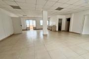 Des bureaux d'environ 100m2 chacun &agrave; Antsahavola ( CONTACT LALAINA 034 08 583 76 )