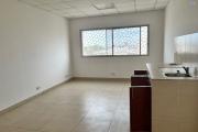 Des bureaux d'environ 100m2 chacun &agrave; Antsahavola ( CONTACT LALAINA 034 08 583 76 )