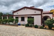 A LOUER - Jolie villa basse meubl&eacute;e de type F5 situ&eacute;e &agrave; Ivato. Contact rapide Mr Jacky + 261 34 02 443 04