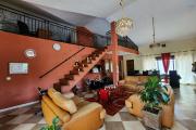 A LOUER - Jolie villa basse meubl&eacute;e de type F5 situ&eacute;e &agrave; Ivato. Contact rapide Mr Jacky + 261 34 02 443 04