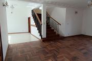 A LOUER une maison F5 avec parking à Tsimbazaza, contact Francia