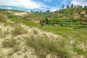 A vendre, terrain 1700 m2, bord de route sur Ilafy ( contact Felana 0341654755)