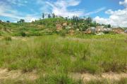 A vendre, terrain 1700 m2, bord de route sur Ilafy ( contact Felana 0341654755)
