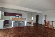 A vendre, villa F4 sur 600 m2 de terrain à Faravohitra Avaratra