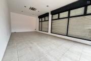 Un local commercial de 58m2 &agrave; Alarobia ( CONTACT LALAINA 034 08 583 76 )