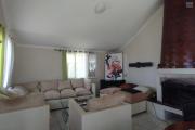 A louer villa F4 meubl&eacute;e &eacute;quip&eacute;e dans la r&eacute;sidence Panoramique Ambatobe-Antananarivo - salon