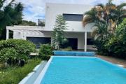 Une villa F6 avec piscine &agrave; Ambatobe