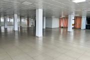 Un local professionnel de 900m2 à Alarobia Ivandry