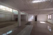 A louer, local commercial de 300 m2 en bord de route principale sur Besarety Antananarivo