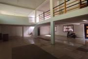 A louer, local commercial de 300 m2 en bord de route principale sur Besarety Antananarivo
