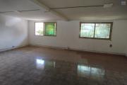 A louer, local commercial de 300 m2 en bord de route principale sur Besarety Antananarivo