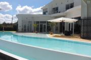 Une villa F7 avec piscine &agrave; d&eacute;bordement sur la hauteur d'Ambatobe