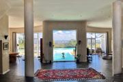 Une villa F7 avec piscine &agrave; d&eacute;bordement sur la hauteur d'Ambatobe