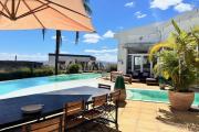 Une villa F7 avec piscine &agrave; d&eacute;bordement sur la hauteur d'Ambatobe