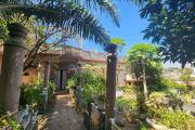 A VENDRE - Une propri&eacute;t&eacute; avec 2 maisons &agrave; r&eacute;nover &agrave; Antanetibe Ivato pr&egrave;s de PAON D'OR