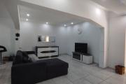 A vendre, villa à étage F5 sur 432 m2 de terrain à Ambatolampy Tsimahafotsy