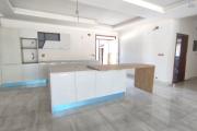 A vendre, villa moderne à étage F11 avec piscine, en cous de finition sur Ilaivola Ivato- Antananarivo