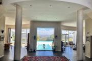 Une villa F7 à piscine à débordement à 7mn en voiture sur la hauteur d'Ambatobe
