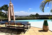 Une villa F7 à piscine à débordement à 7mn en voiture sur la hauteur d'Ambatobe