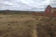 A vendre. Terrain pr&ecirc;t &agrave; b&acirc;tir de 9 877 m2 &agrave; Ambohimalaza Antananarivo