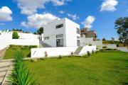 Vente d'une villa F4 neuve d'architecture moderne sur un terrain de 1 259 m2 &agrave; Ilafy Antsapandrano