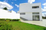 Vente d'une villa F4 neuve d'architecture moderne sur un terrain de 1 259 m2 &agrave; Ilafy Antsapandrano