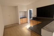 &Agrave; louer &ndash; Ensemble de 3 appartements (RDC + 1er &eacute;tage) &ndash; Analamahitsy Park - cuisine ouverte au RDC