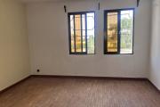 Une villa F5 &agrave; &eacute;tage avec vue d&eacute;gag&eacute;e &agrave; Talatamaty Faralaza